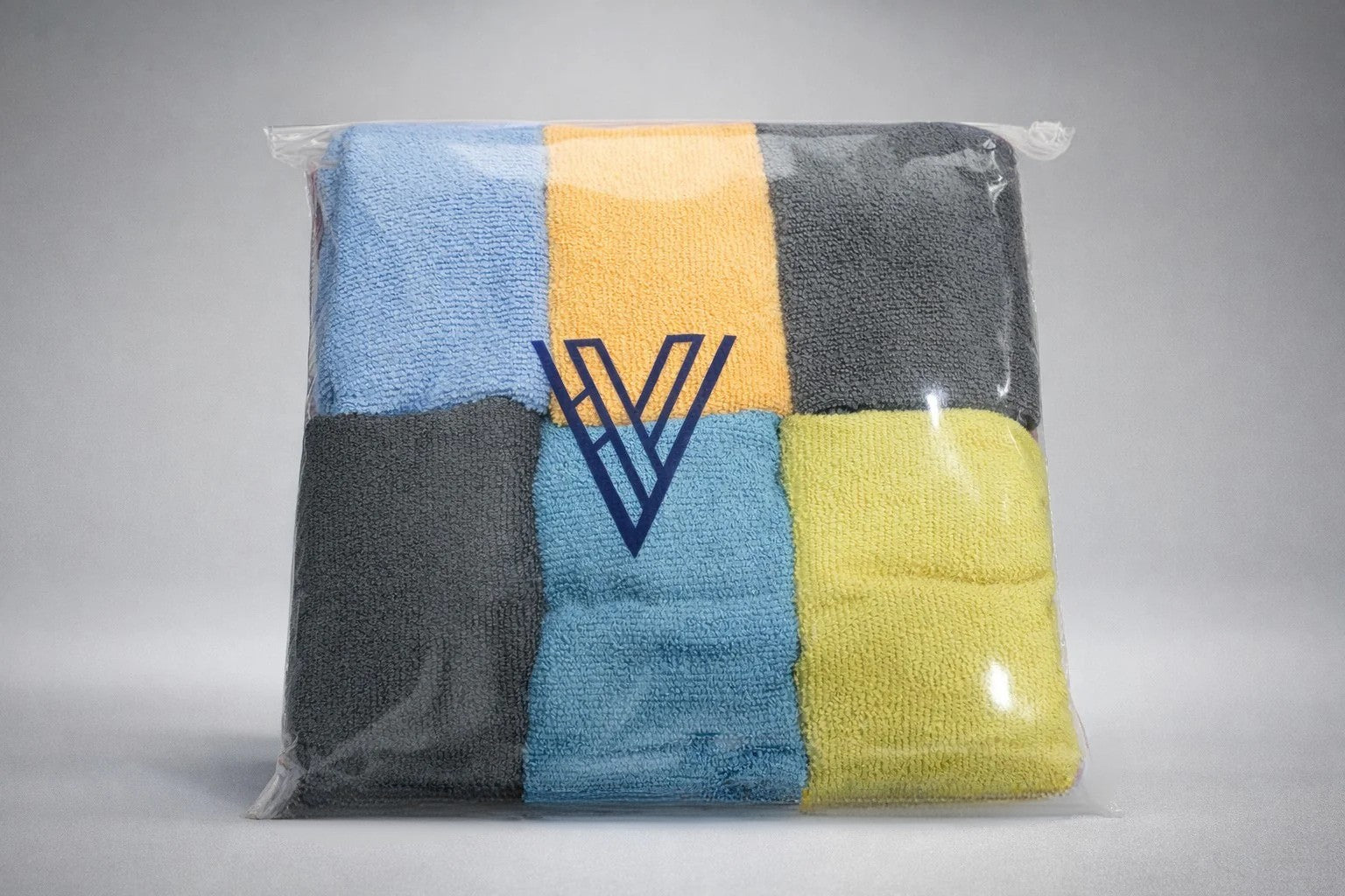 Vorre basic microfiber cloths 40x40 cm assortment packed cleanly inside a clear square zipper bag.