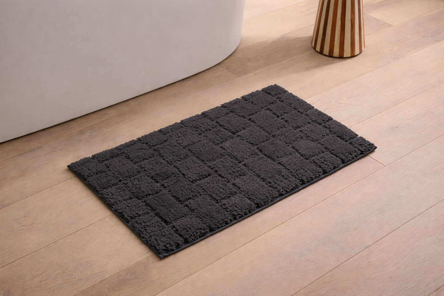 Charcoal grey grid texture micro polyester bath mat, absorbent 2000 GSM plush floor rug.