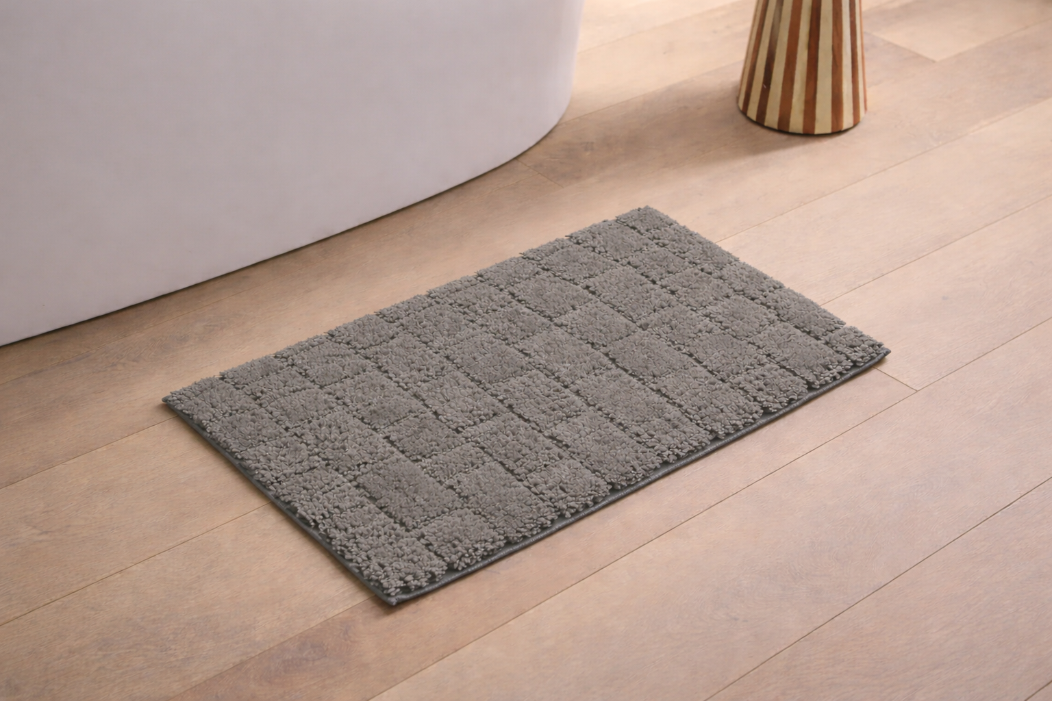 Light grey grid texture micro polyester bathmat, contemporary style luxurious shower mat.