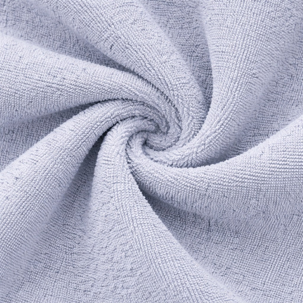 Light grey Vorre microfiber cleaning cloth, streak-free polishing cloth for delicate surfaces.