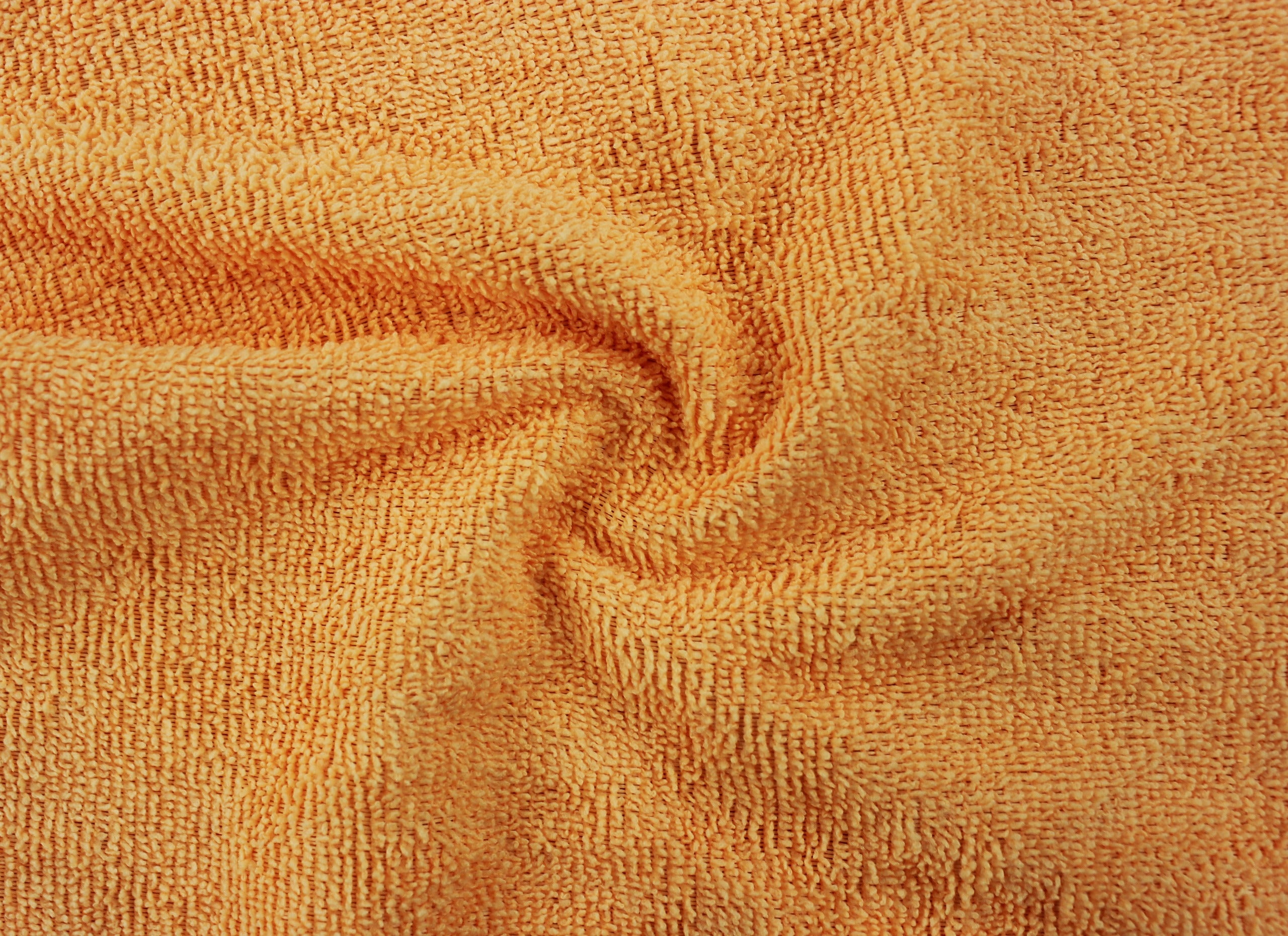 Orange Vorre basic microfiber cleaning cloth, 40x40 cm lint-free multi-surface utility towel.