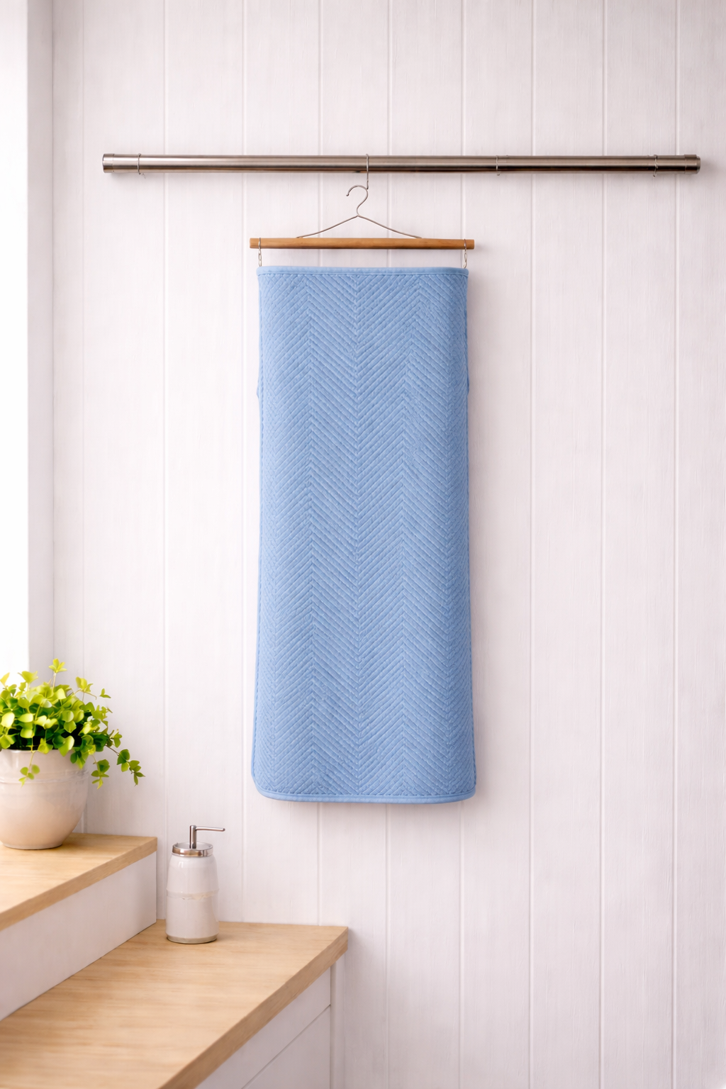 Sky blue patterned Vorre Pattern microfiber bath towel, compact quick-drying body sheet for gym, spa, and home use.