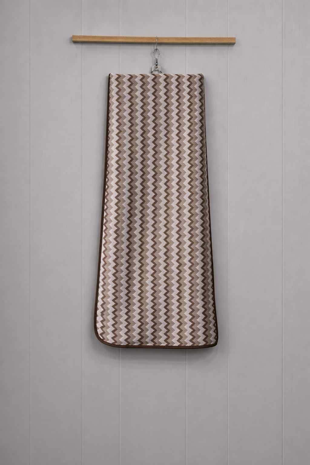 Brown and tan zig-zag chevron wave Vorre microfiber bath towel, plush lint-free personal care body sheet.