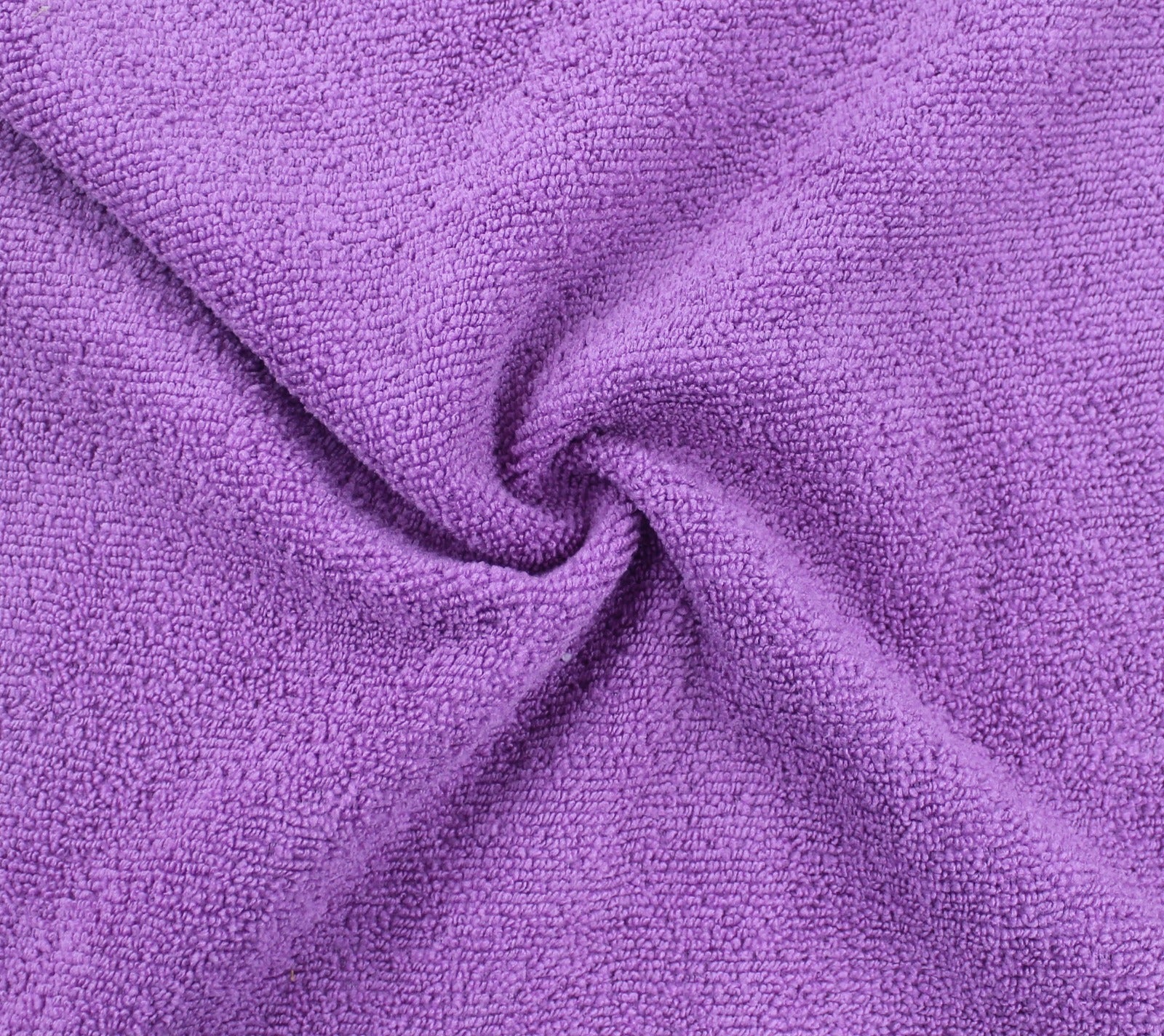 Purple Vorre basic microfiber cleaning cloth, 320 GSM streak-free wiping cloth for home and kitchen.