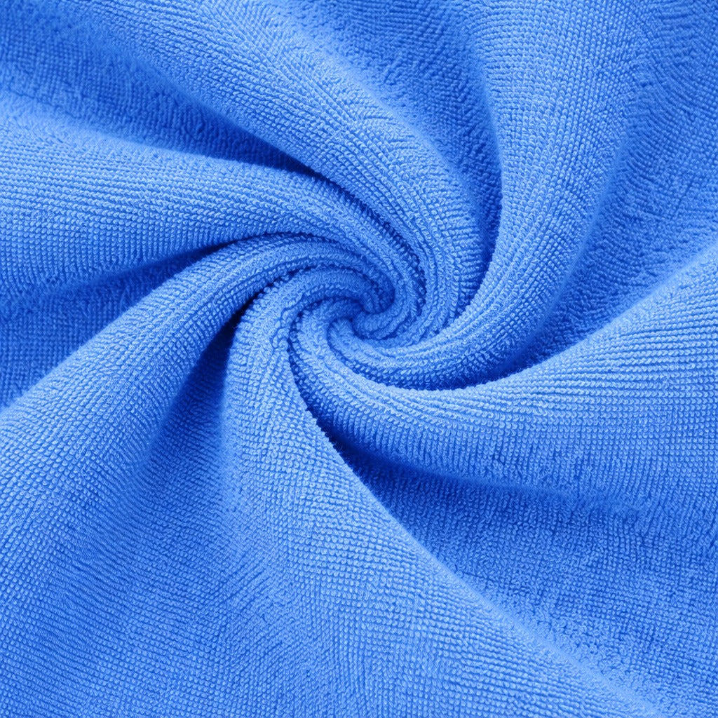 Sky blue Vorre microfiber cleaning cloth, soft scratch-free cloth for glass and car care.