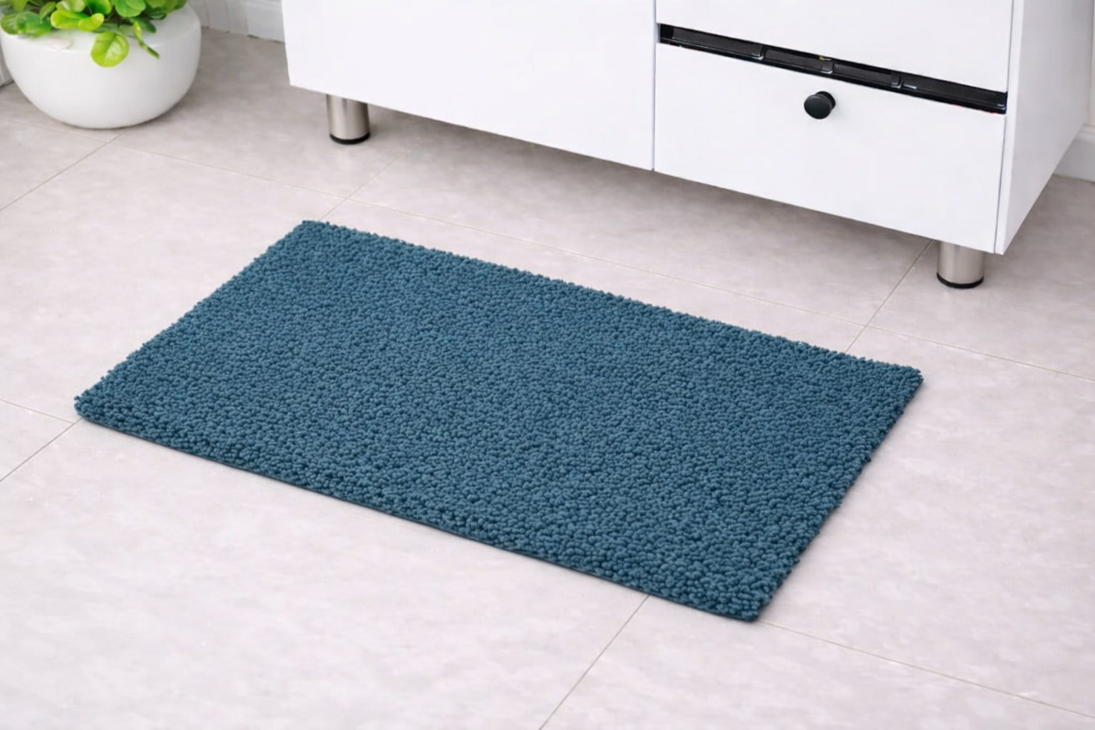 Teal blue ultra-plush loft micro polyester bathmat, 1800 GSM absorbent shower mat rug.